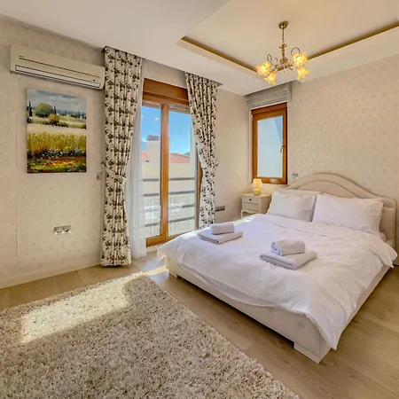 Luxury Mountain 15 Minutes To Sea Villa