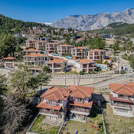 Luxury Mountain 15 Minutes To Sea Vilă